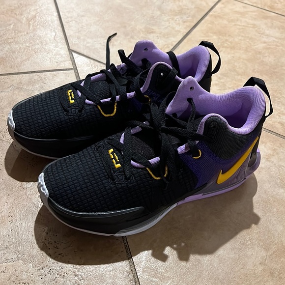 Nike Other - Nike Lebron Witness 7 Men’s size 7.5 basketball shoes in new condition